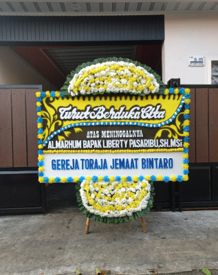 Papan Bunga Duka di Kaligangsa